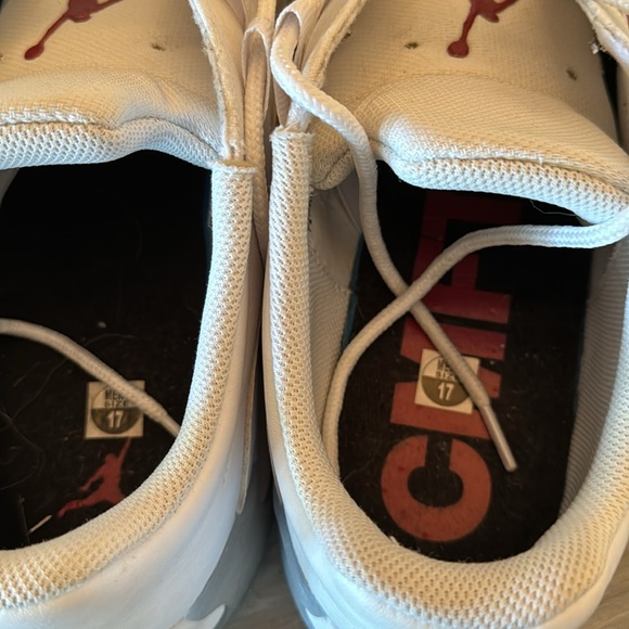 Air Jordan 11 CMFT LOW SZ 17 EUC worn once - Picture 4 of 7